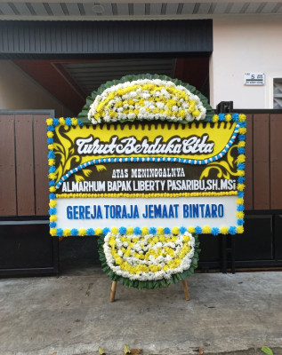 Papan Bunga Duka di Minahasa Selatan
