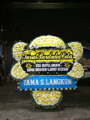 Papan Bunga Duka di Minahasa Selatan